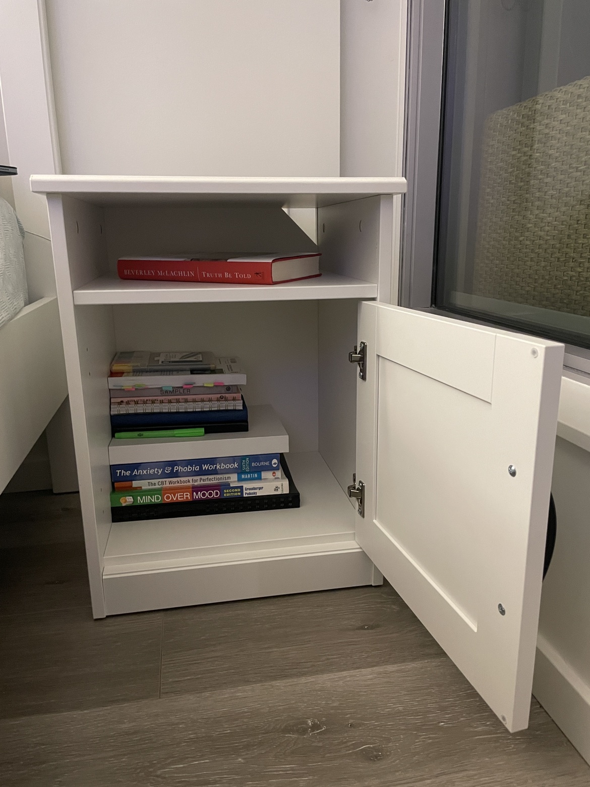 IKEA Songesand Nightstand - photo 3