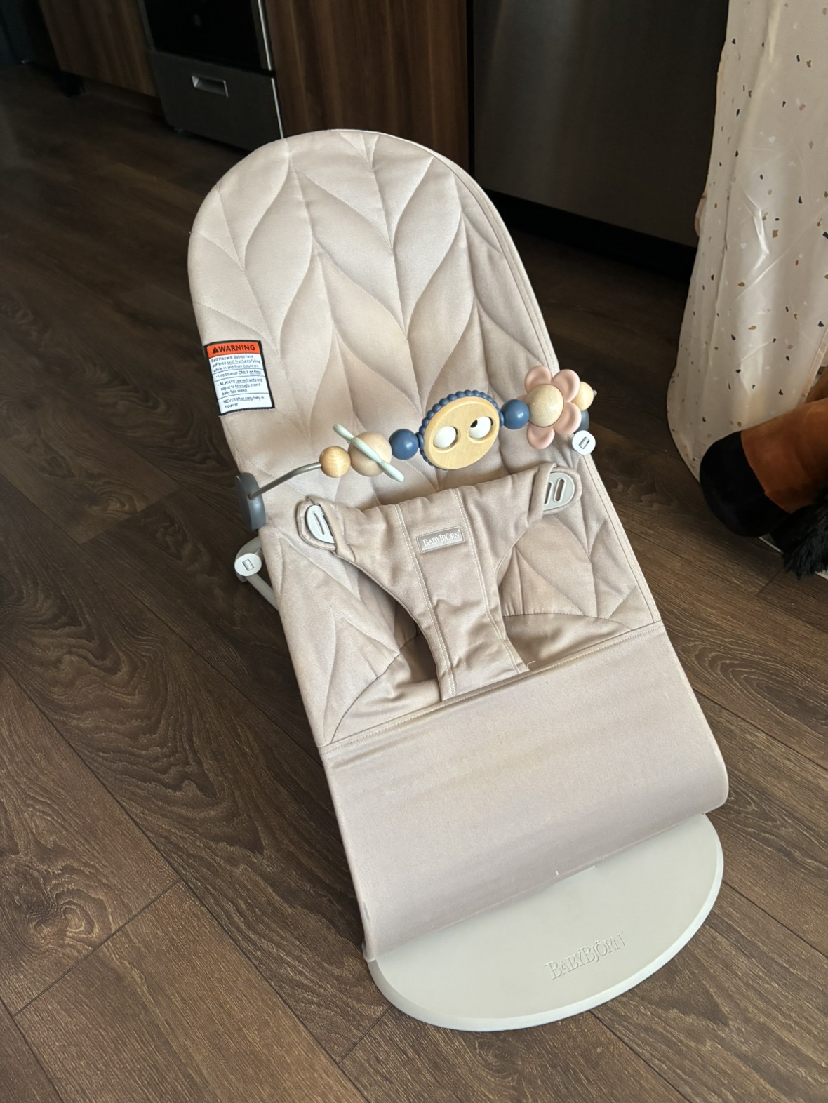 Babybjorn bouncer bliss petal quilt cotton with toy bar
