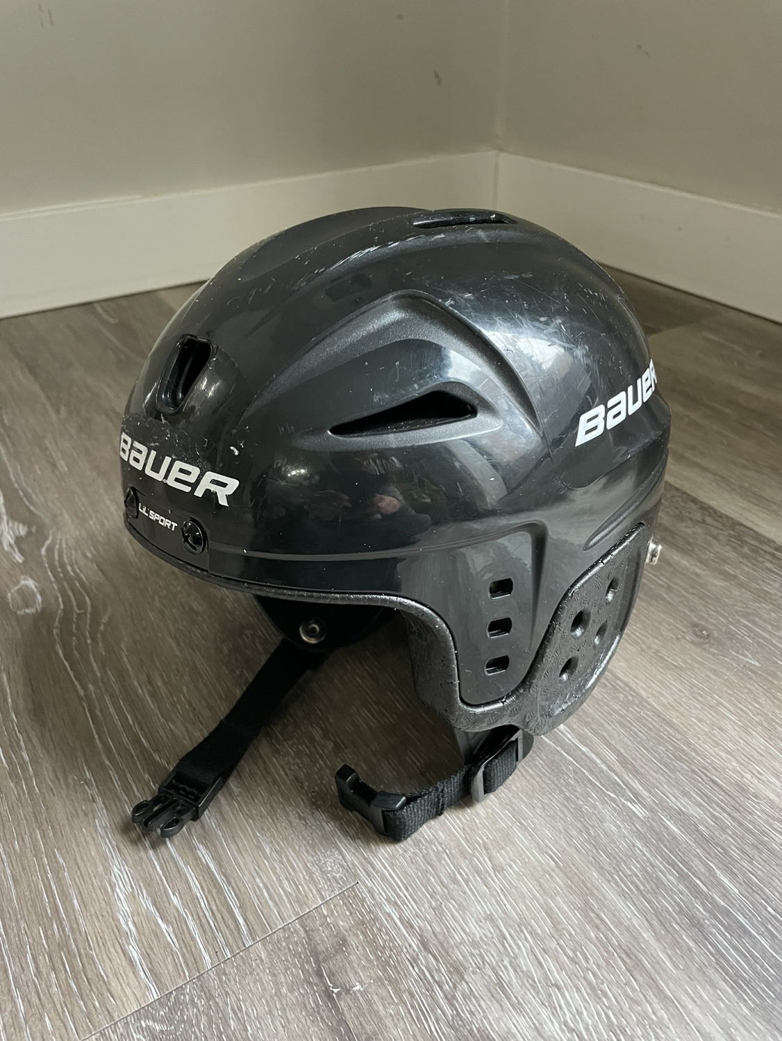Bauer certified children’s hockey helmet thumbnail