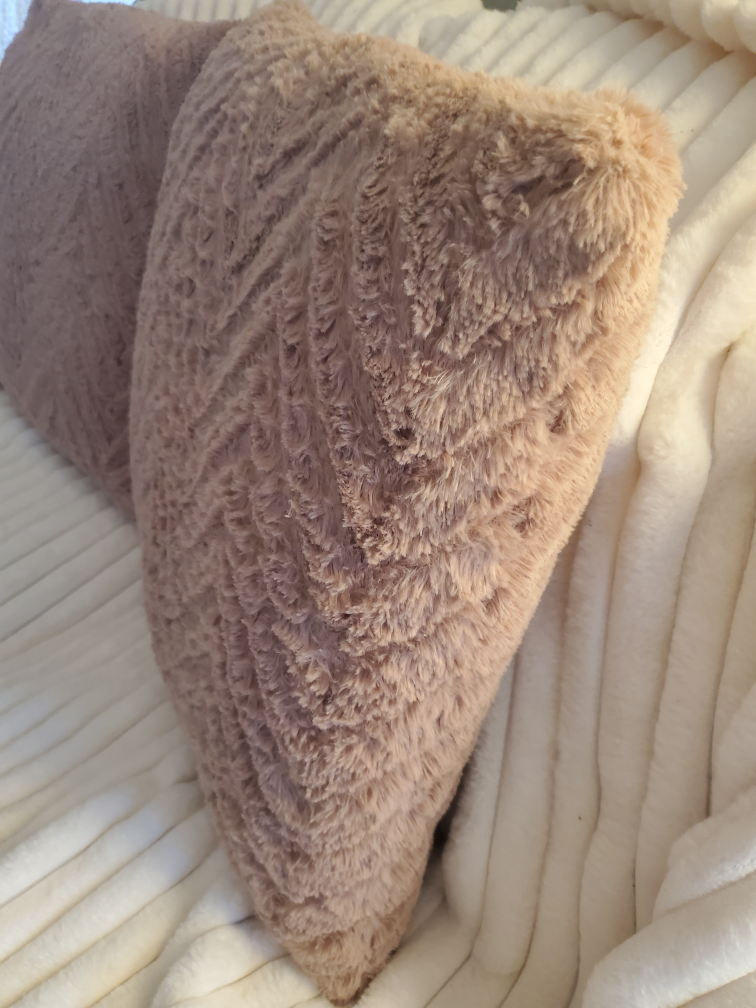 set of 2 throw pillows. home decor - photo 2