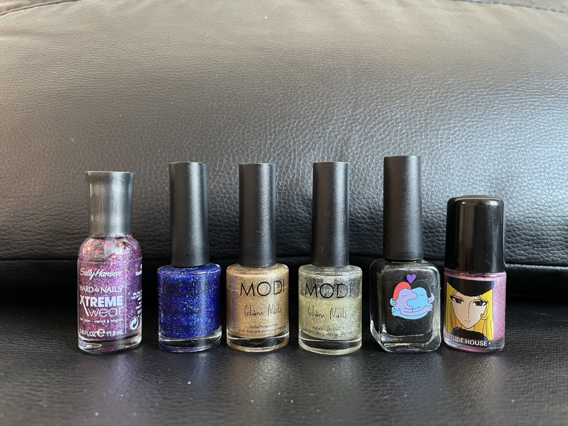 nail polish and sticker - photo 3
