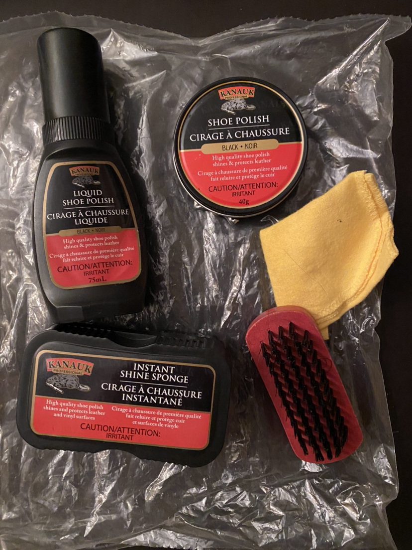 Shoe polish kit