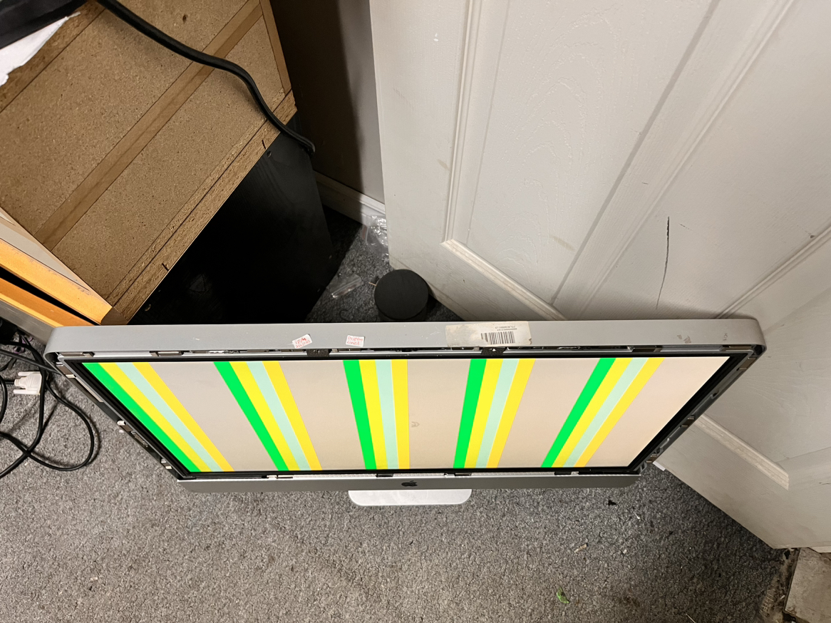 27” inch apple iMac core i7  Lines in screen No front Glass $59 - photo 2