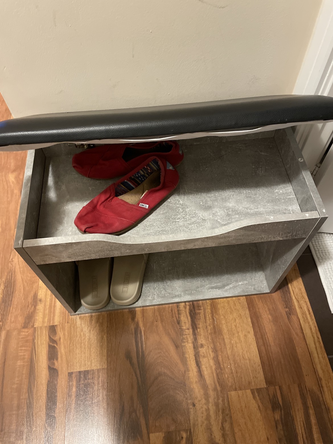 Shoe rack with seat cushion on top - photo 2