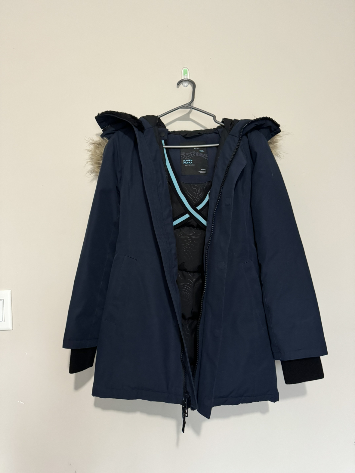 TNA winter parka size X’s