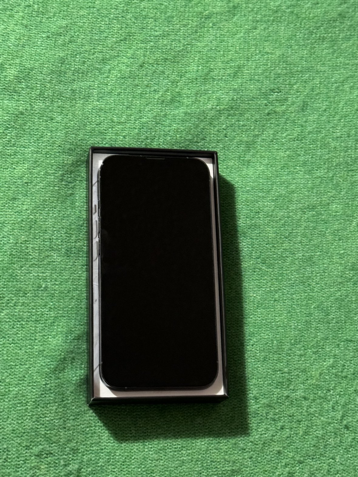 iPhone 13 Pro - photo 2
