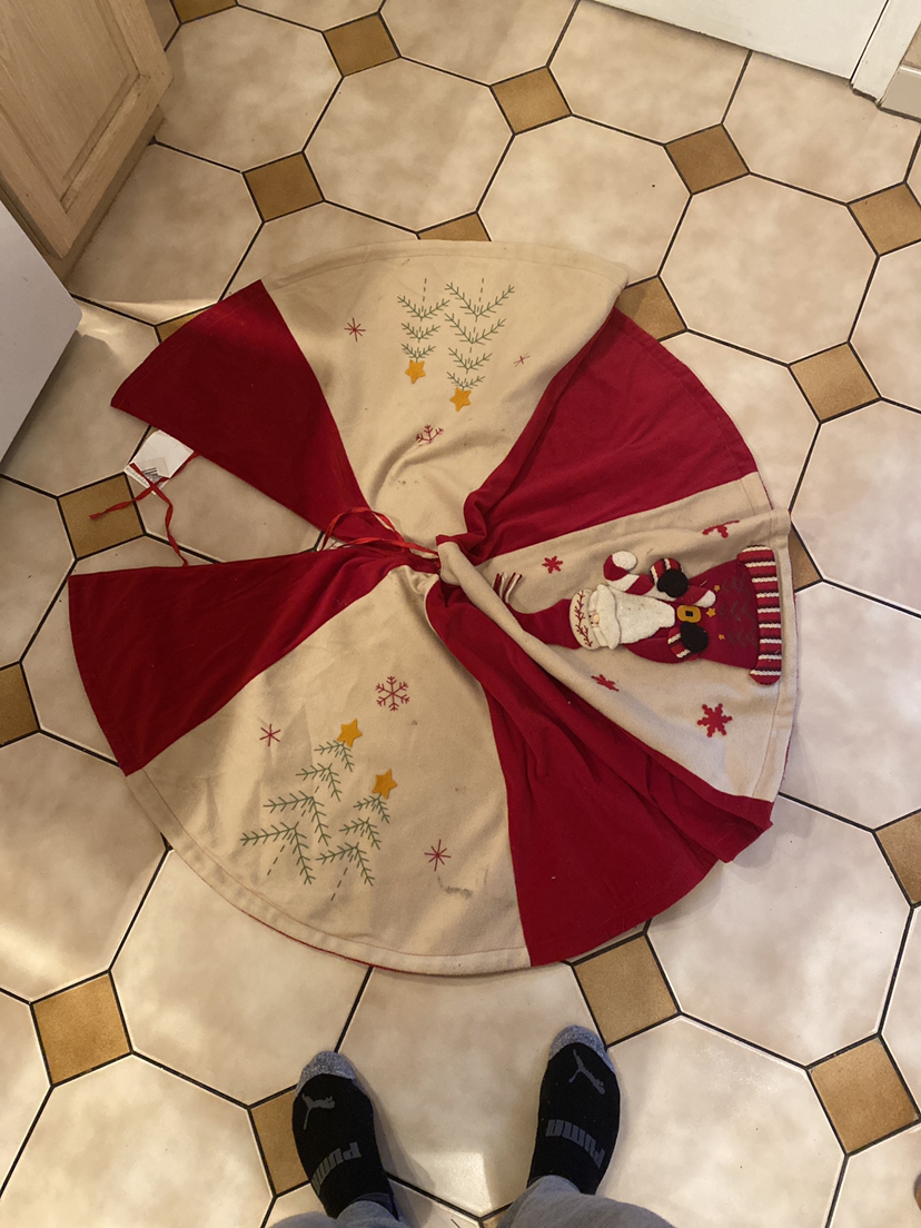 Christmas tree skirt