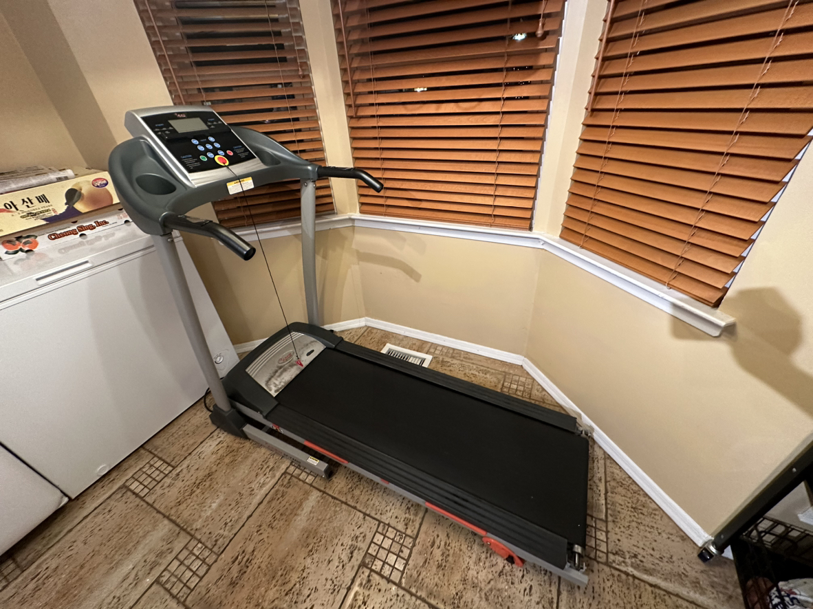 Sunny Health&fitness treadmill - photo 2