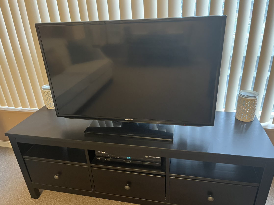 🎁SAMSUNG UN40EH5000 40 INCH 1080P 60HZ LED TV - photo 2