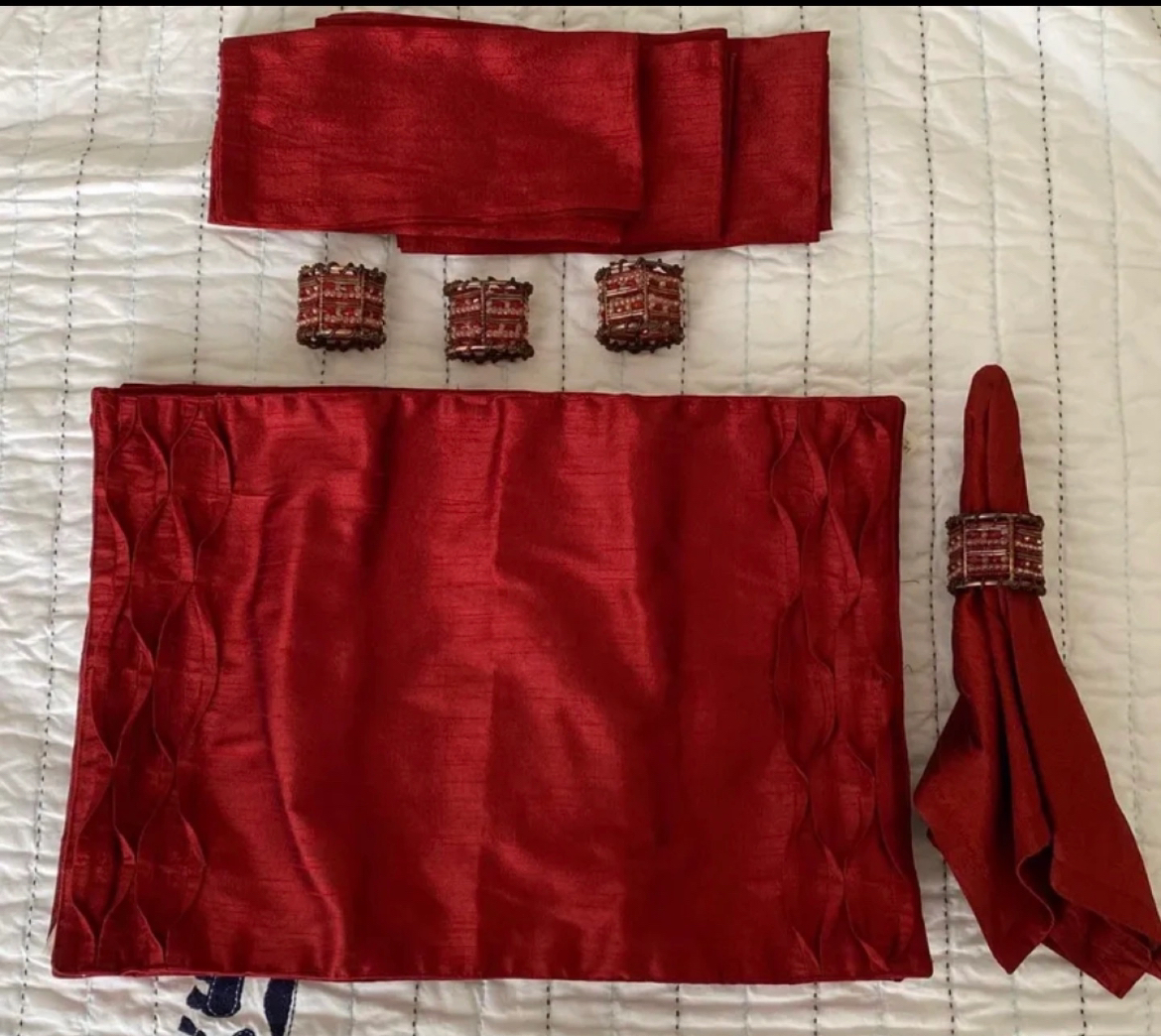 Pier1 Set of 4 Festive Placemats, Napkins and Napkin Rings🎁 image indicator(2)