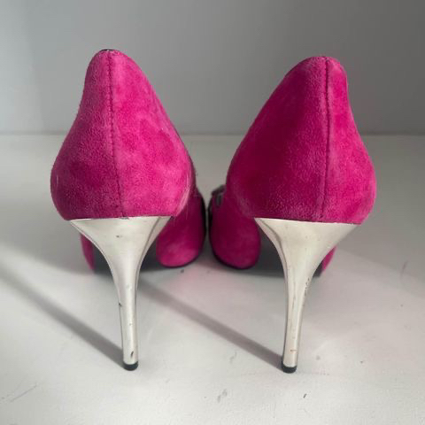 NEW Guess by Marciano Pink/Black Heels (size 7) image indicator(3)