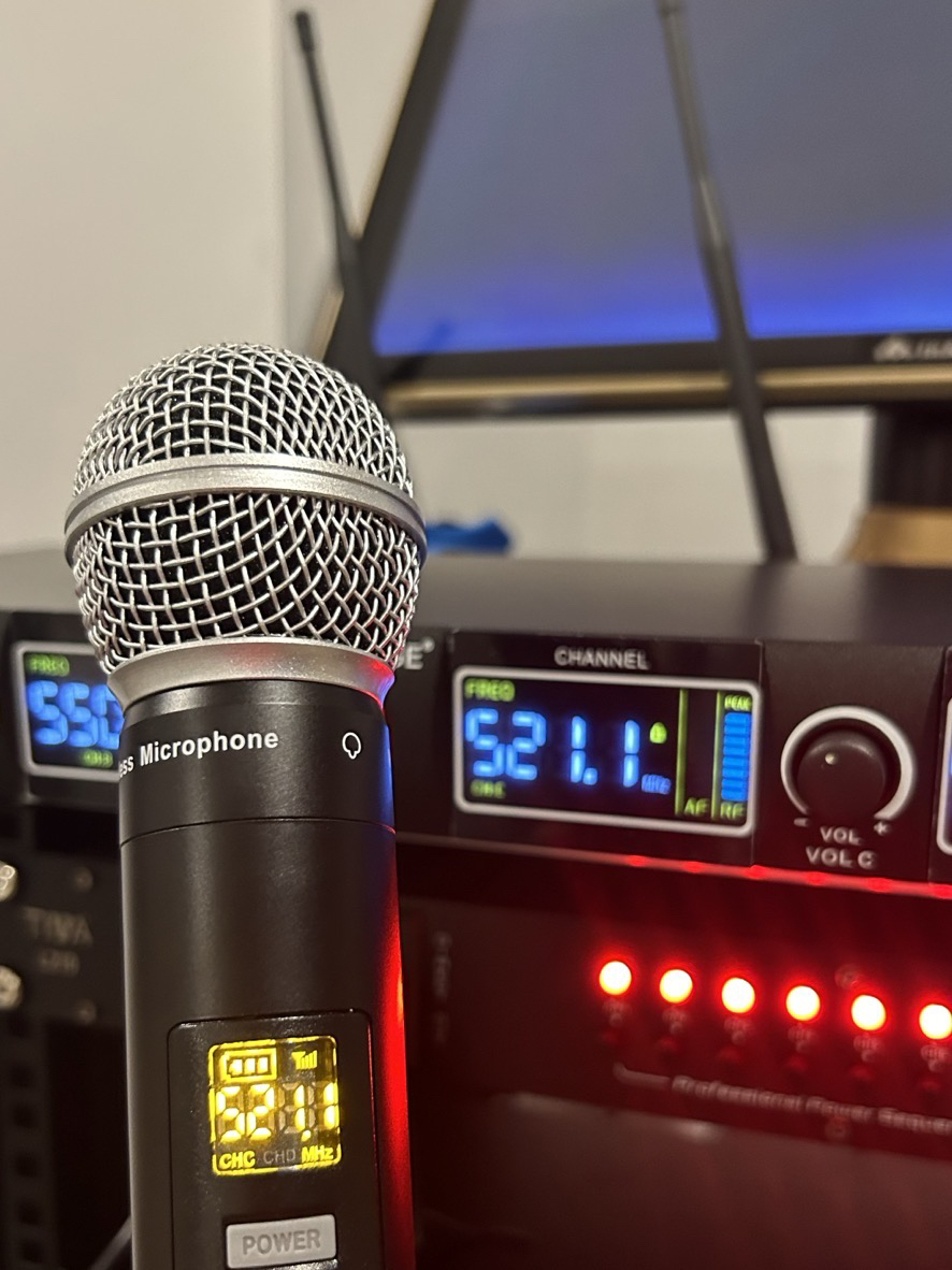Wireless microphone with 4handheld - photo 3