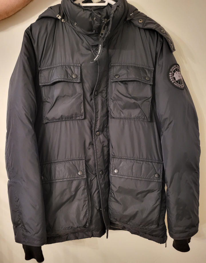 Canada Goose Expedition Mens Jacket/Parka. Large, Black badge