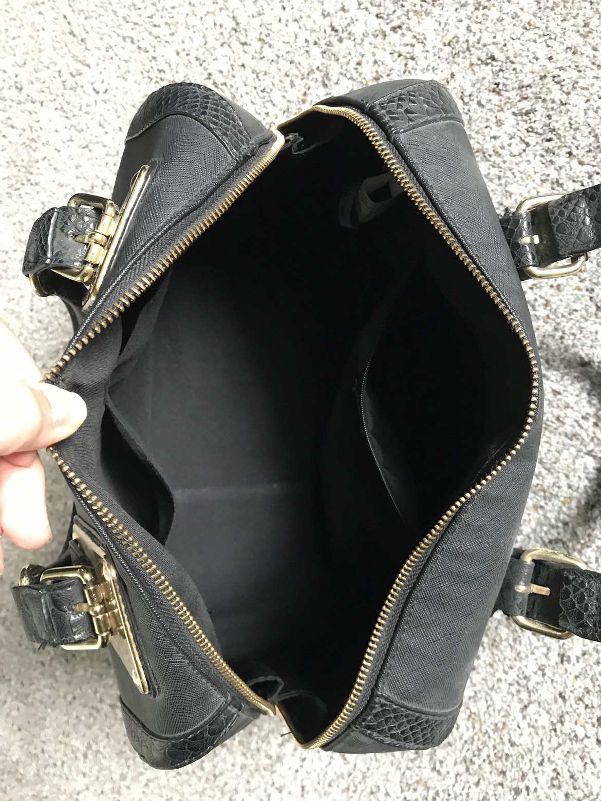 Black and gold ALDO bag - photo 5