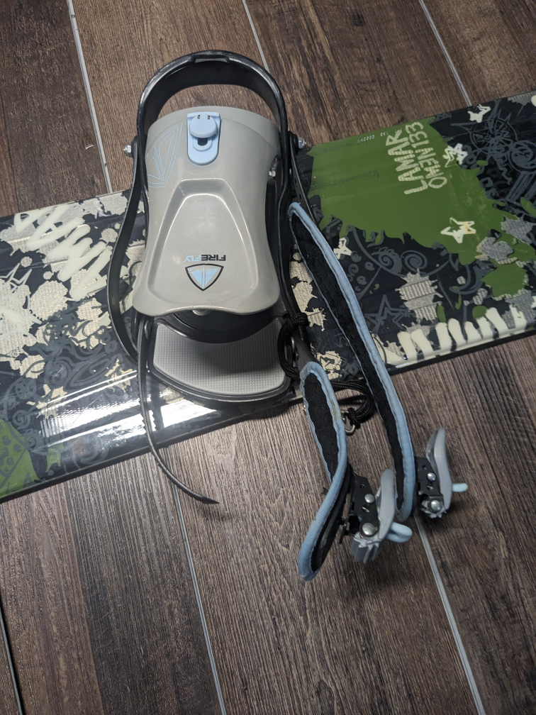 132 cm Lamar snowboard and Firefly bindings - photo 3