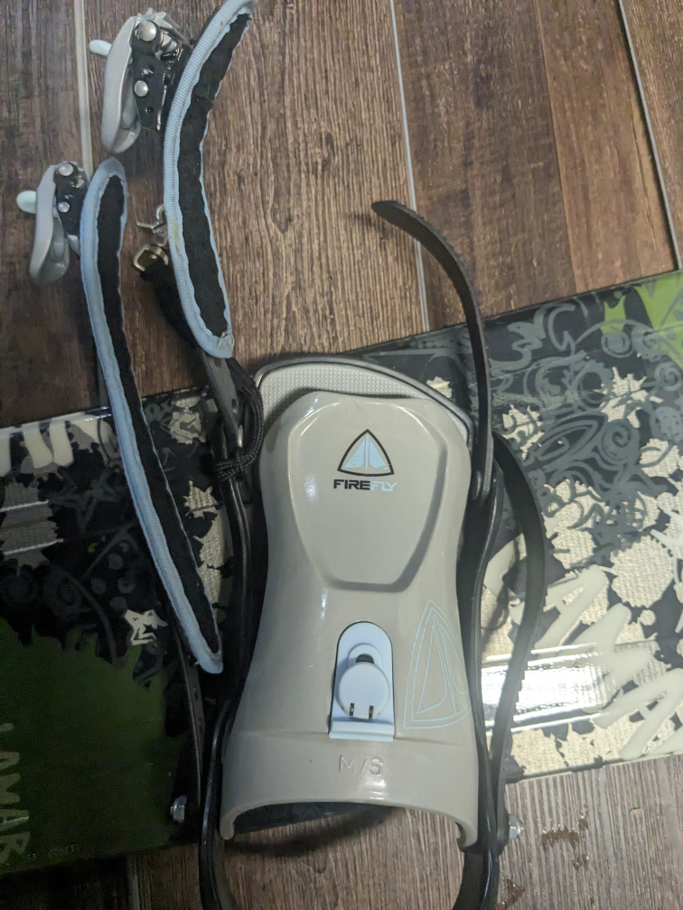 132 cm Lamar snowboard and Firefly bindings - photo 5