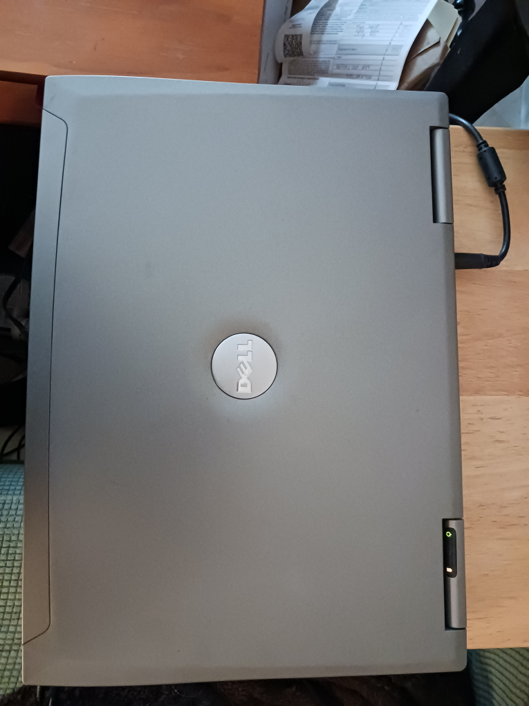 Dell Latitude D810 in working order #SellingSpree thumbnail