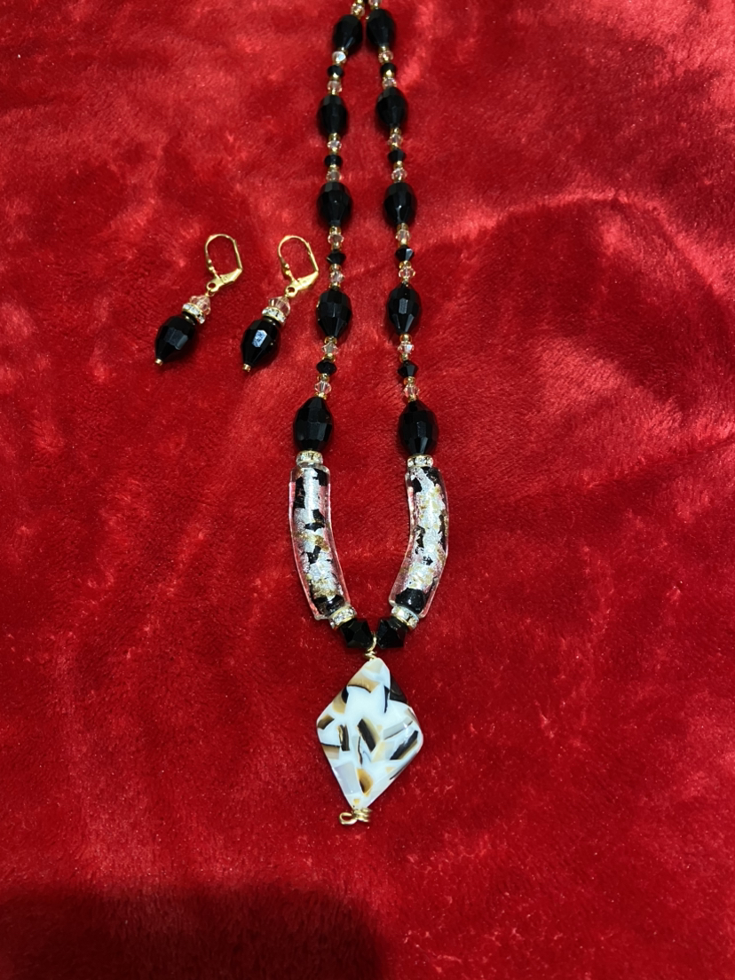 Necklace and earrings set jewellery image indicator(7)