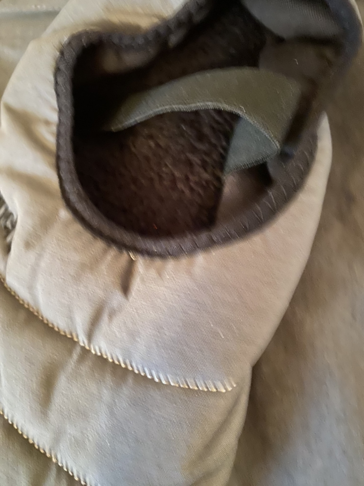 Men’s Bench brand slippers image indicator(3)