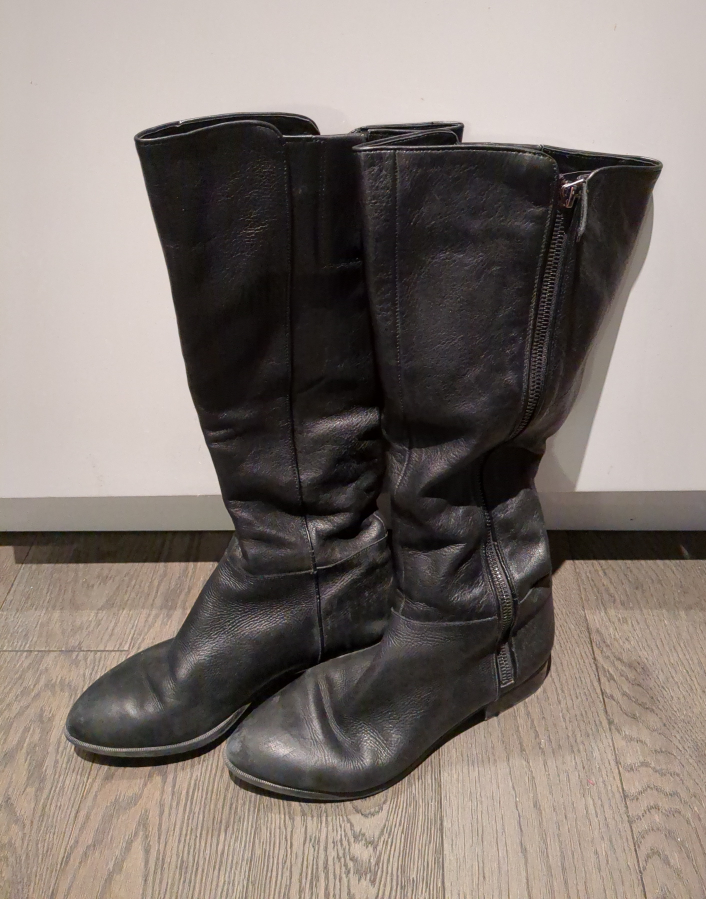 ‼️urgent‼️100% Leather calf high boots image indicator(2)