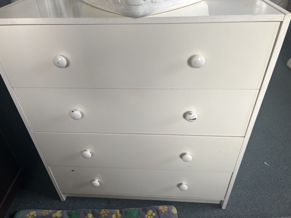 4 drawer dresser #freecycle thumbnail