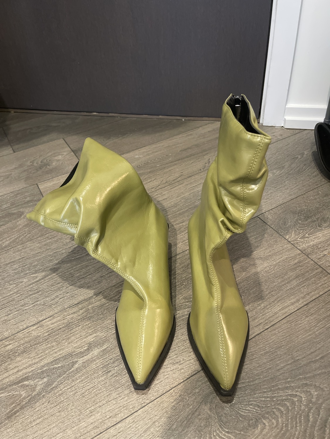 New stylish boots