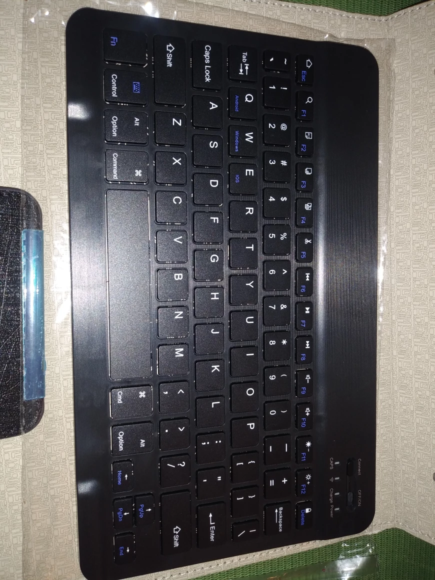 NEW!   10.1 inch Magnetic Case and Keyboard image indicator(4)