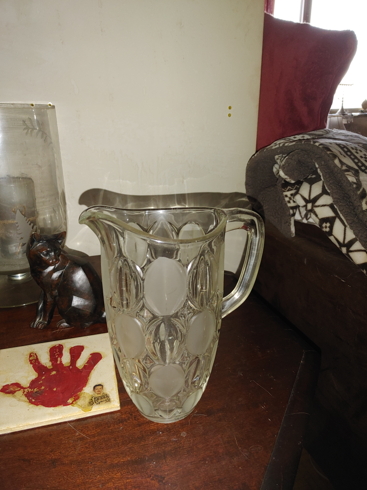 Lead Crystal Jug image indicator(2)