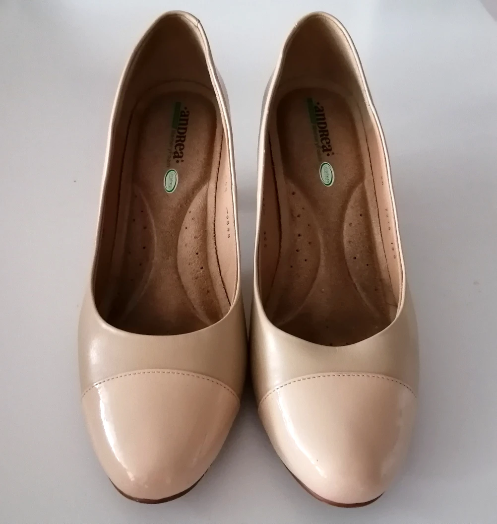 Beige Heels thumbnail