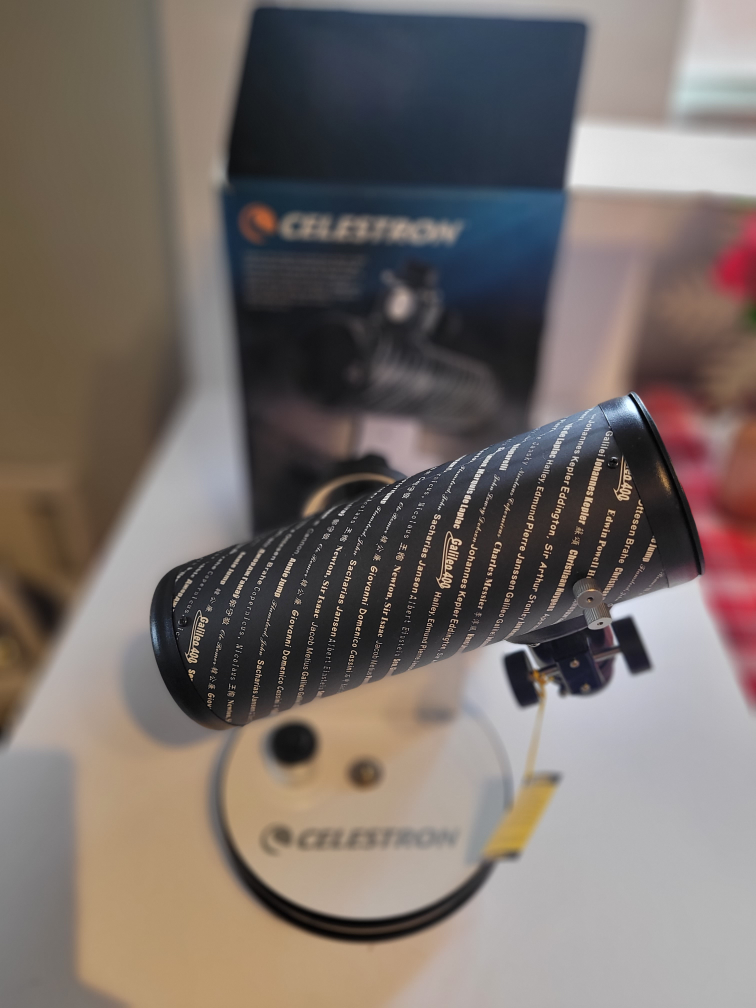 celestron firstscope 21024 . telescope. image indicator(2)