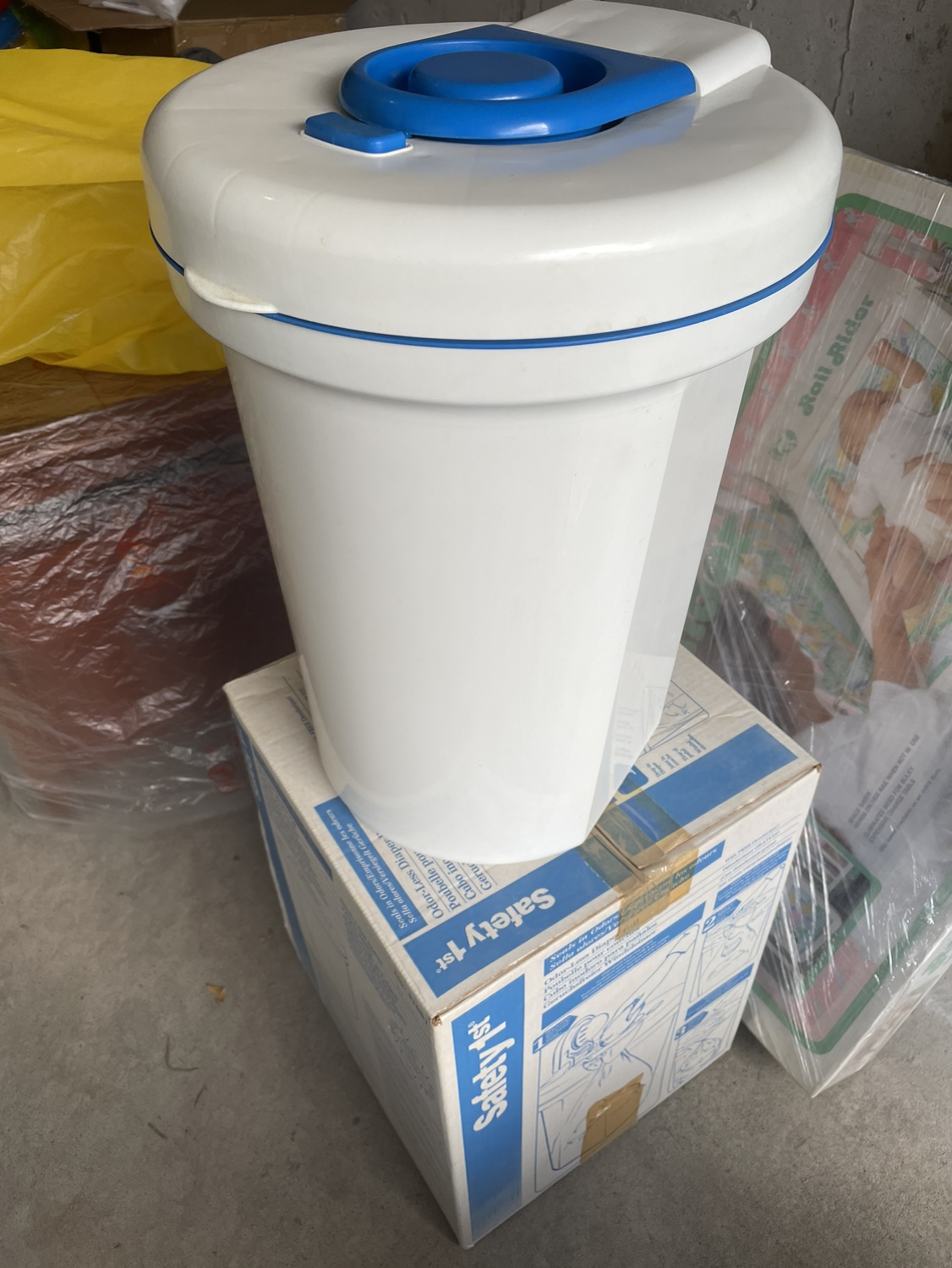 Baby Diaper Bin - photo 2