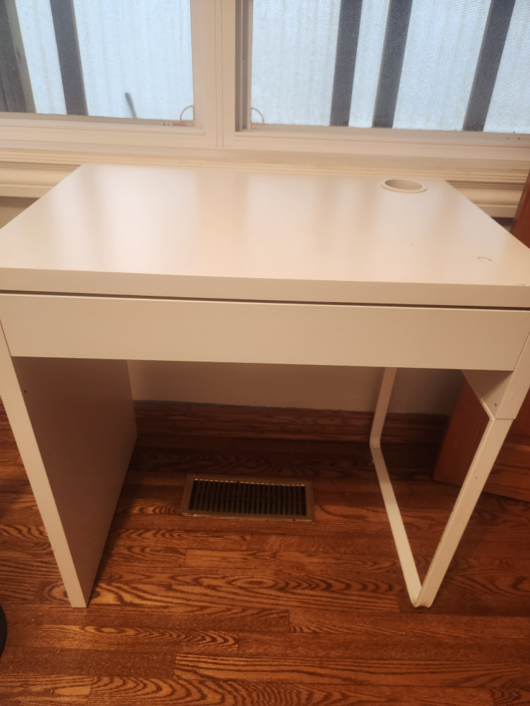 micke ikea desk