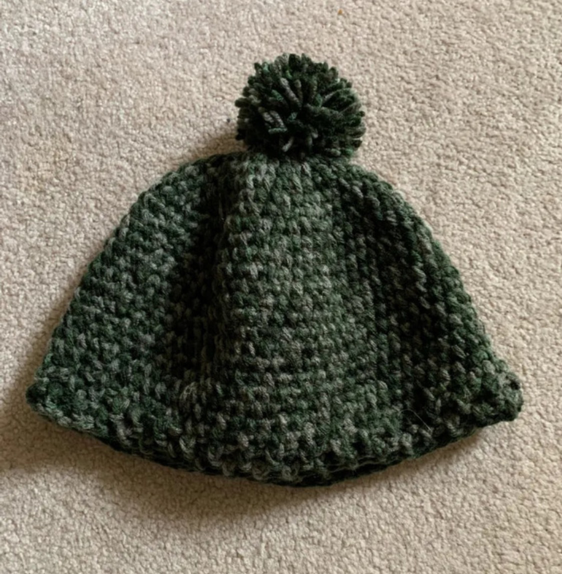 Hat & Glove Set image indicator(2)