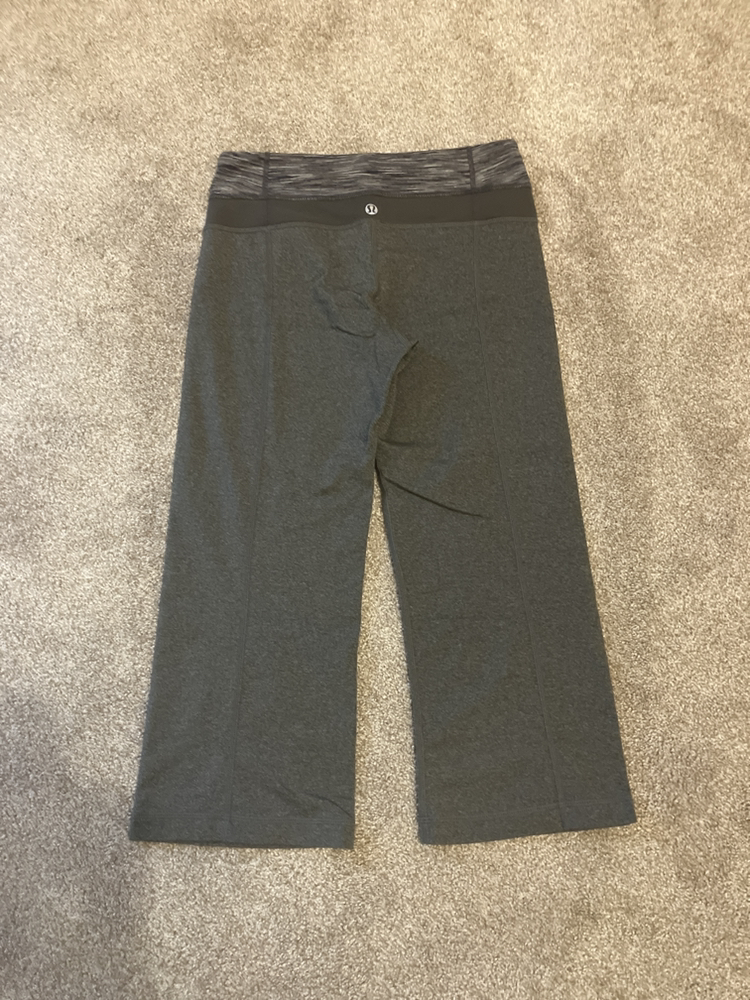 Lululemon Cropped Leggings S4 image indicator(2)