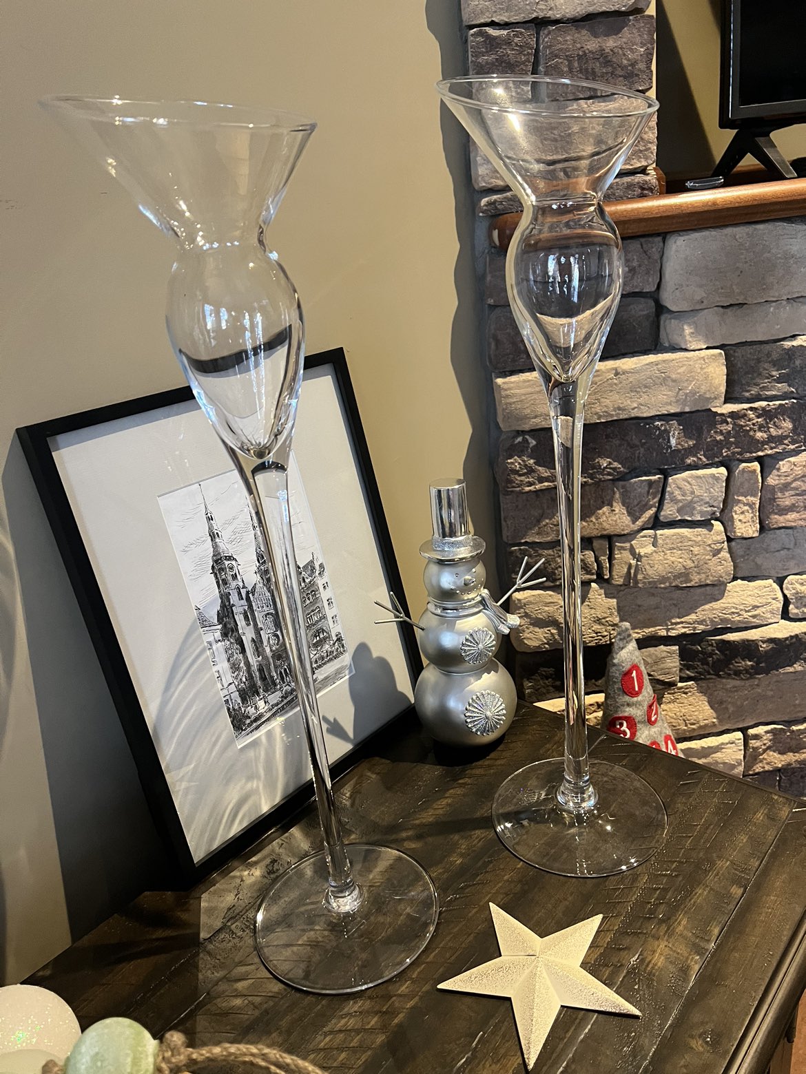 Beautiful Set Of Art Glass Flower Bud Vases image indicator(3)