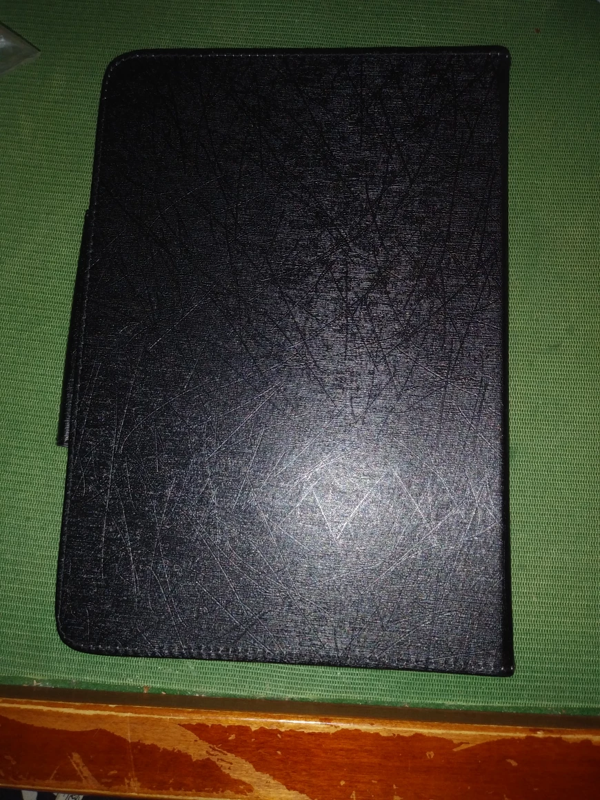 NEW!   10.1 inch Magnetic Case and Keyboard image indicator(6)