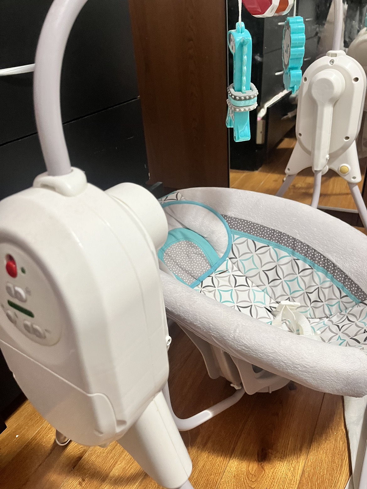Fisher-Price Twinkling Lights SpaceSaver Baby Cradle 'n Swing. - photo 5
