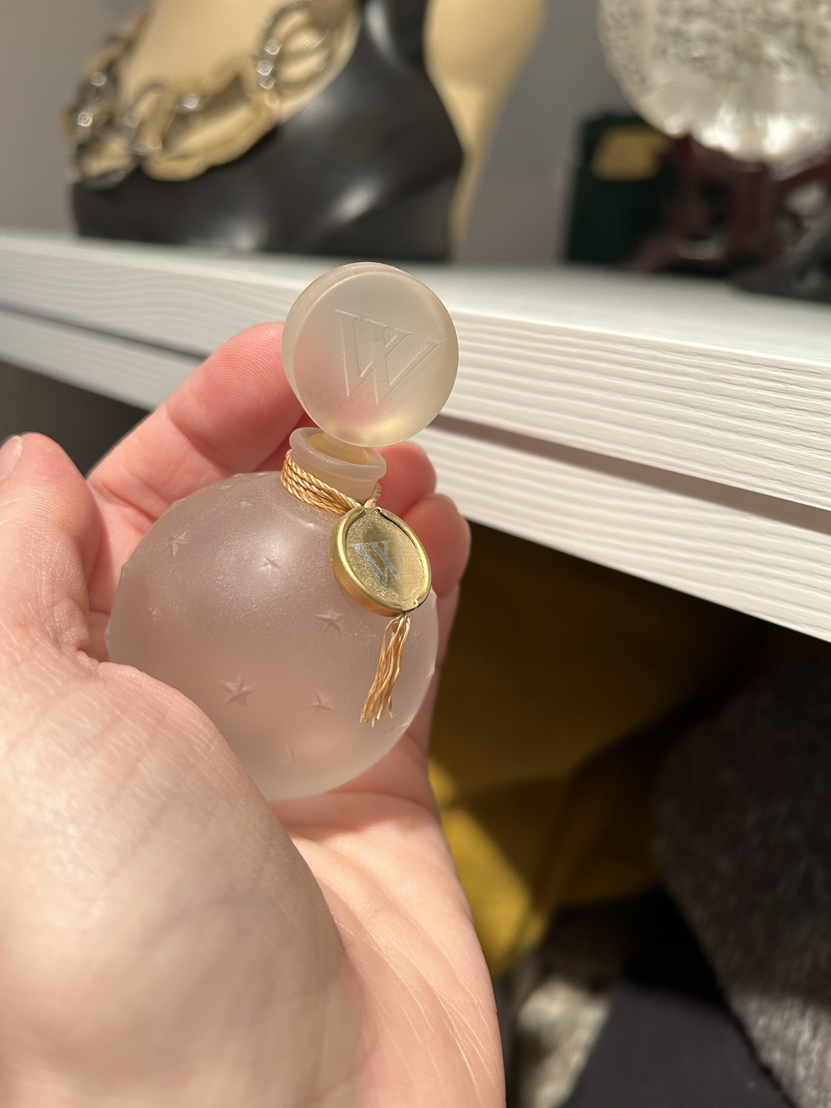 Lalique “Worth” Perfume Bottle image indicator(3)