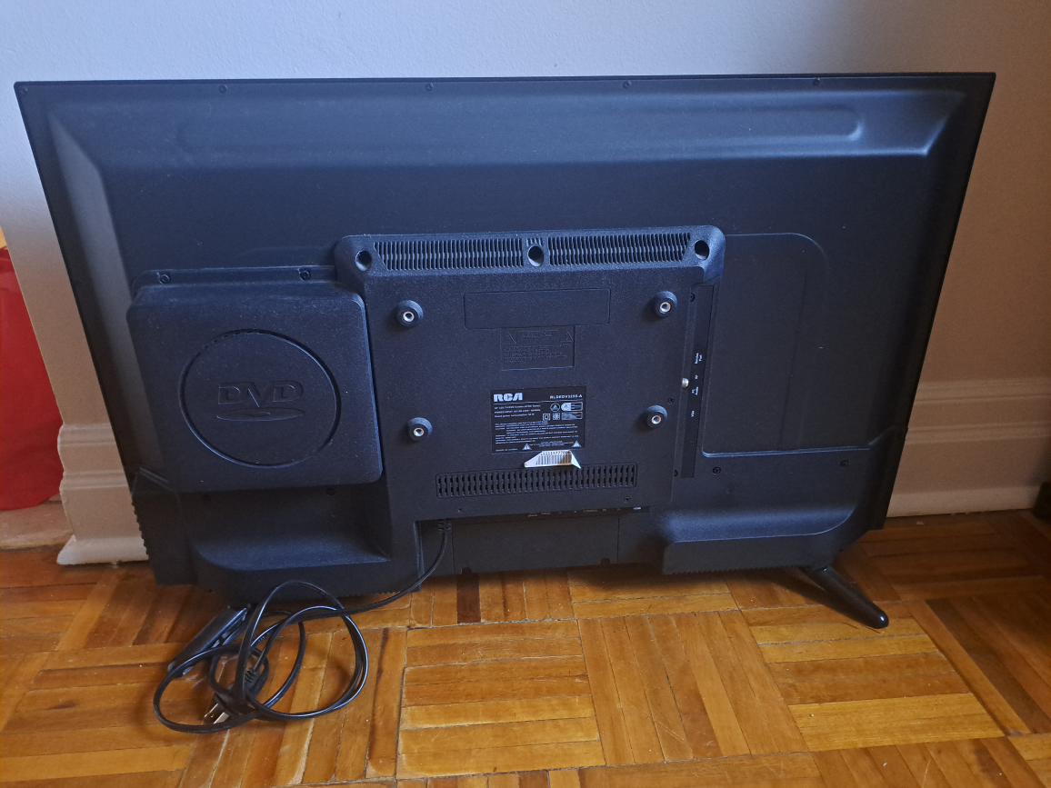 RCA 32" TV