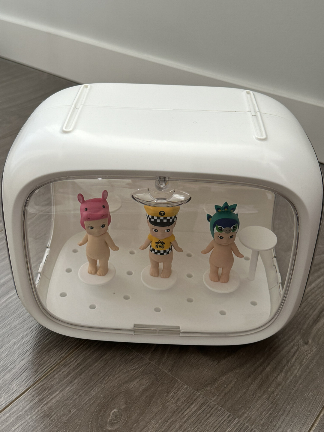 Figurine display case thumbnail