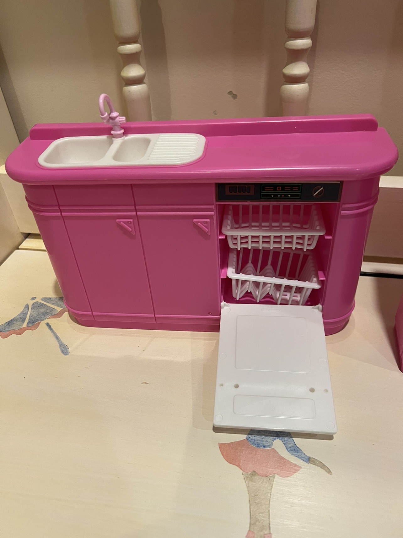 Assorted Barbie Kitchen set thumbnail