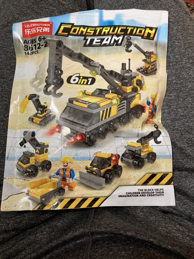 Toy for 6 y old Construction crane vehicle toy thumbnail