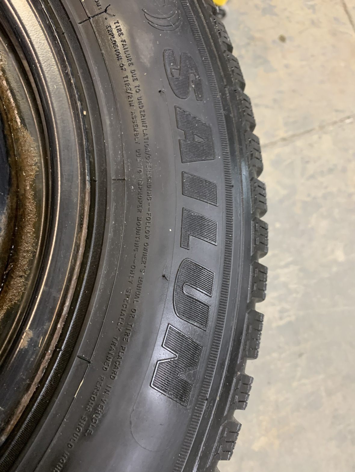 Winter tires with rims - photo 4