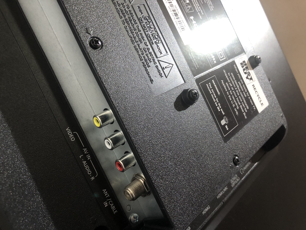 Insignia 32” LED TV - photo 4