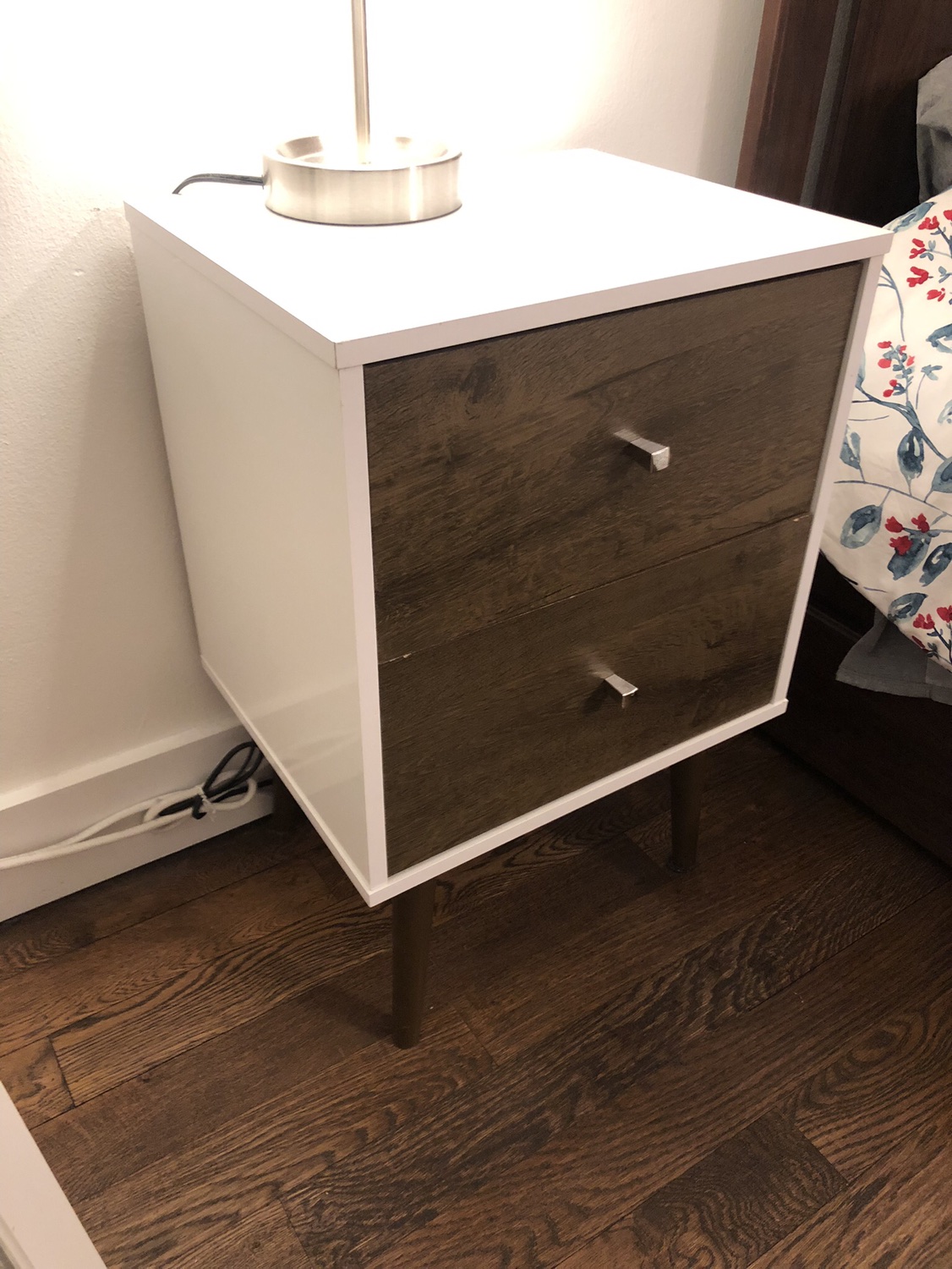Bedside tables (2 units)