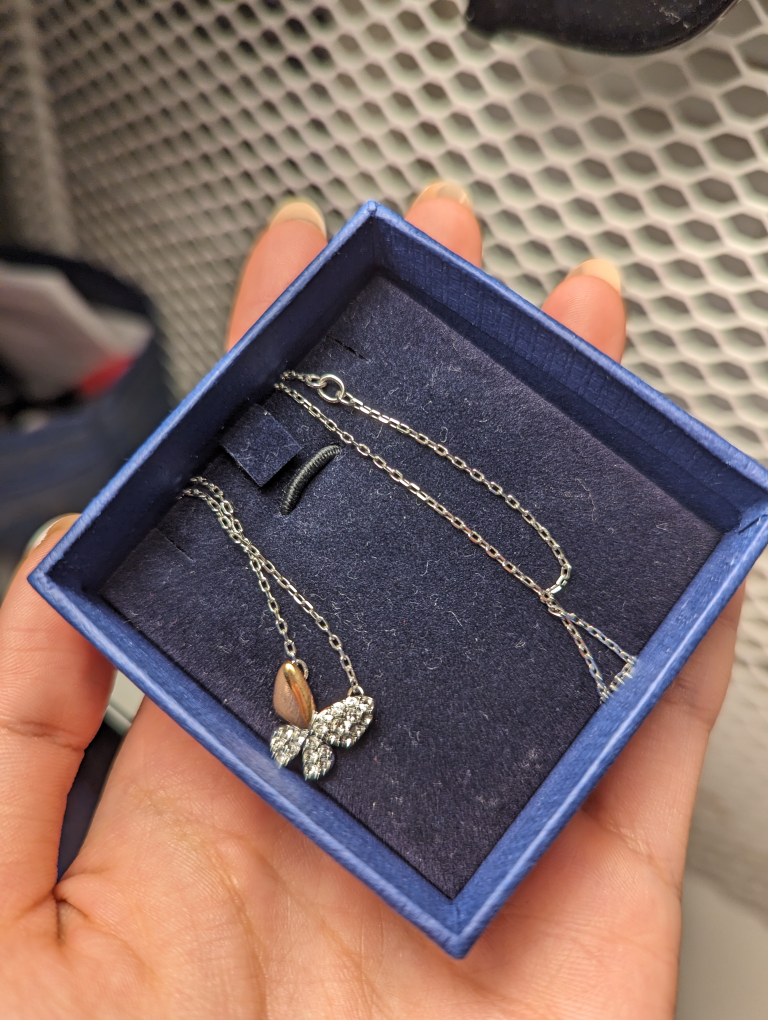 Swarovski necklace image indicator(4)