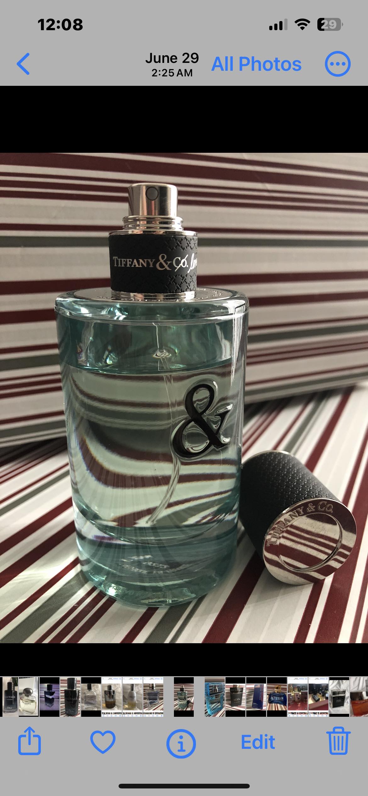 Men’s Fragrances image indicator(2)