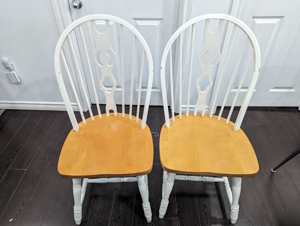 #SellingSpreeDinning Table with 4 chairs