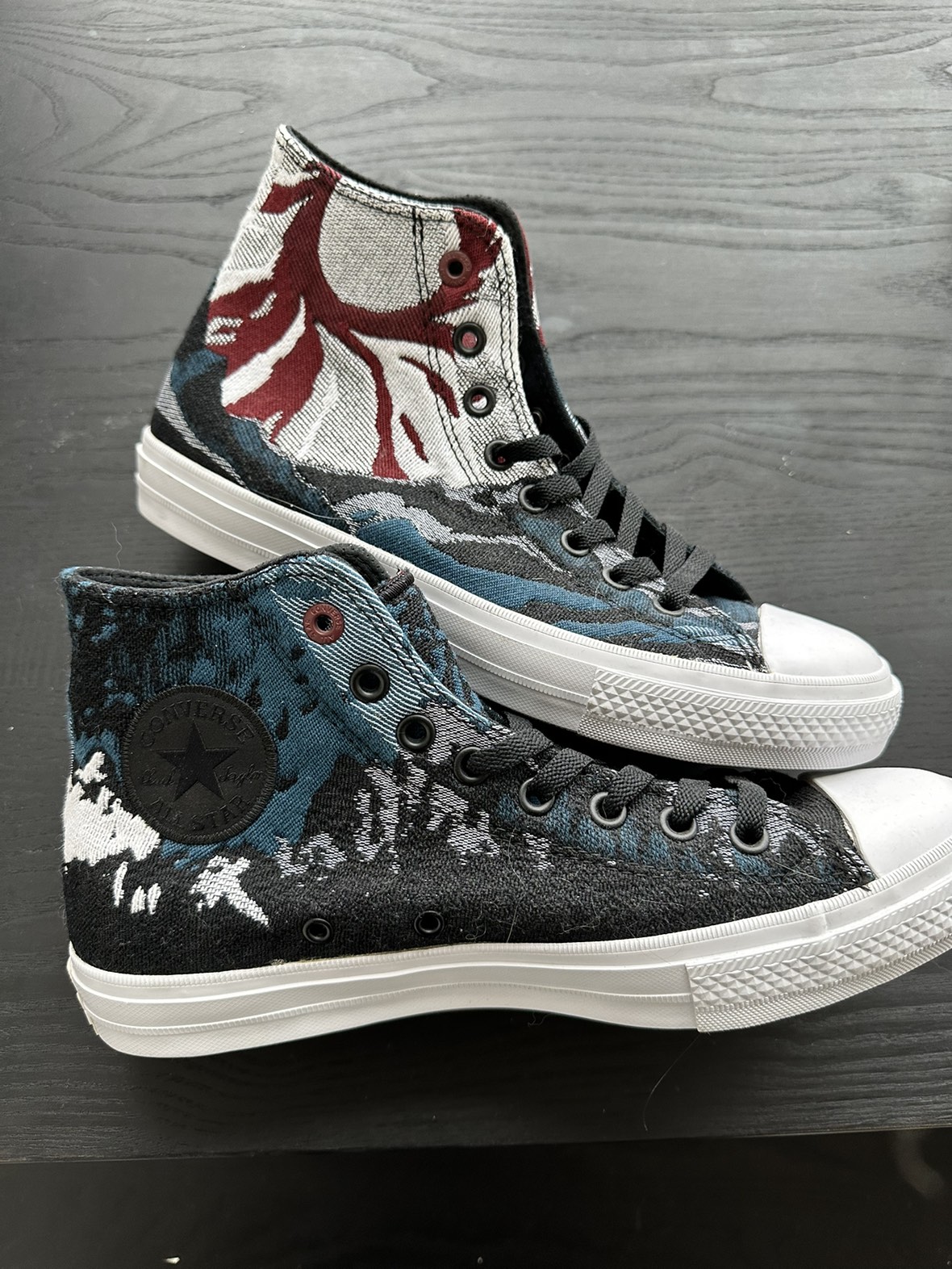 Never worn Converse Chuck Taylor All Star High Tops Mens Size 9