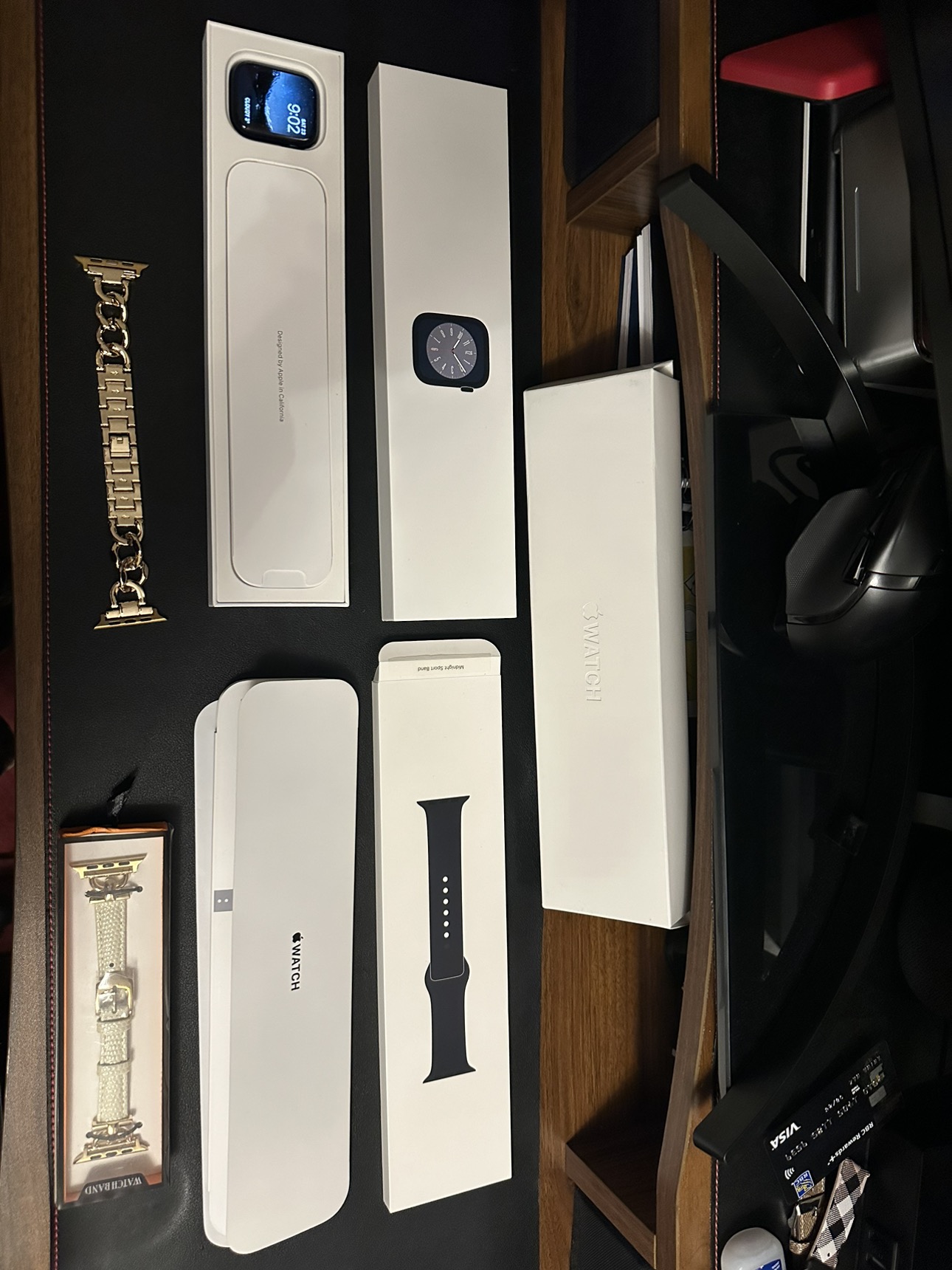 APPLE WATCH SERIES 8 + FREE BANDS